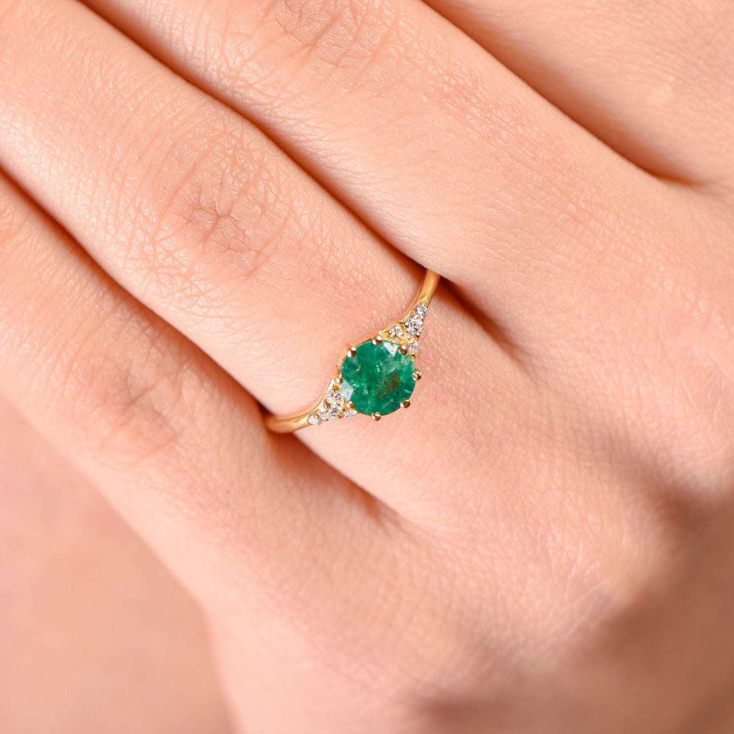 Round Emerald and Diamond Ring in 14k Gold – Classic Green Gemstone Engagement or Mother’s Day Gift