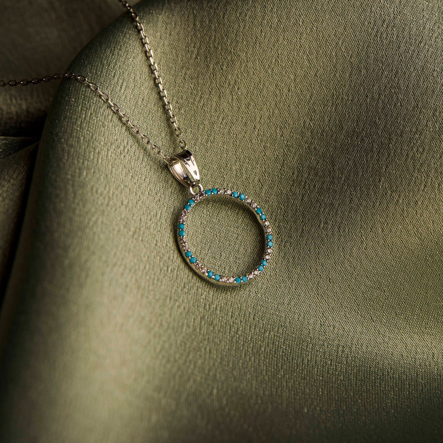 Stunning Diamond and Turquoise Circle Necklace,Modern and Versatile Jewelry,Birthday Gift Necklace,Christmas Gift Necklace,X-mas Gift Charm
