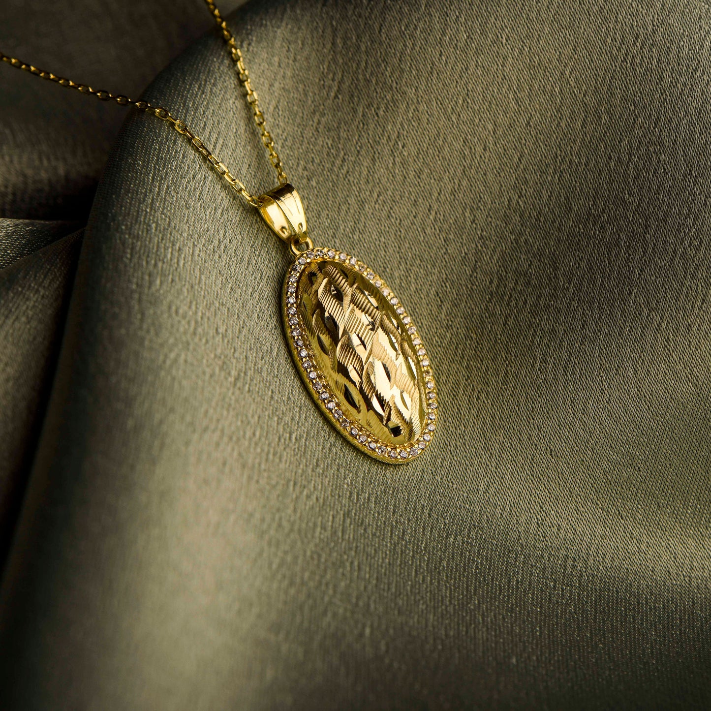 14K Solid Gold Locket Necklace / Diamond Bezel Photo Locket Necklace / Handmade Embossed Locket Necklace/Mother's Day Gift/Mother's Day
