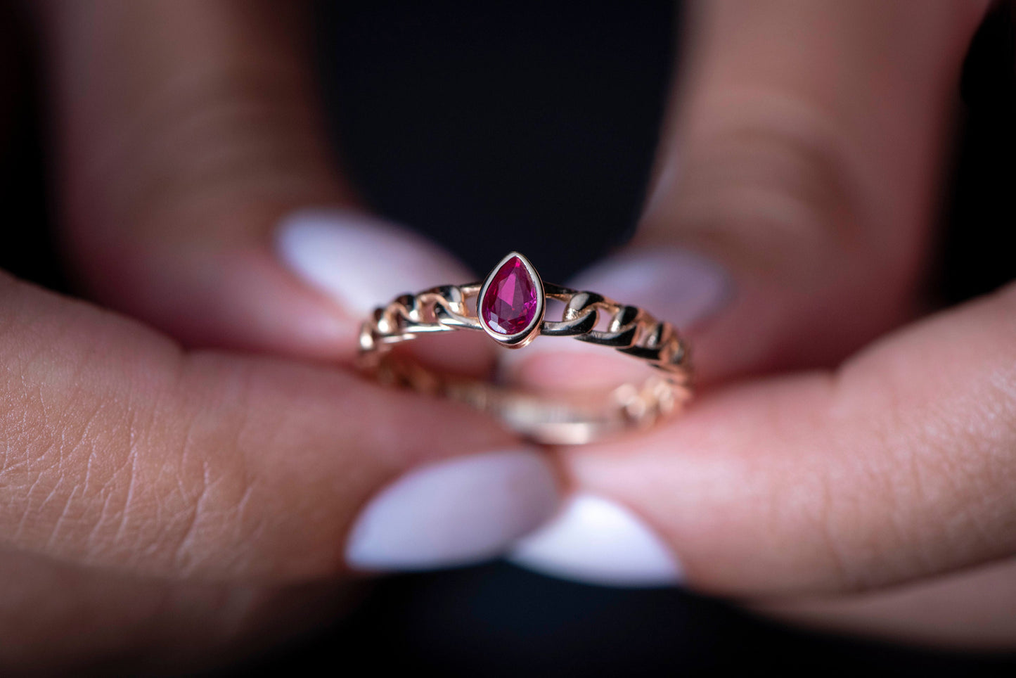 Chain Band Ruby Ring – 14K Gold Pear Cut Ruby | Statement Ring for Her | Mother’s Day Gift | Made to Order