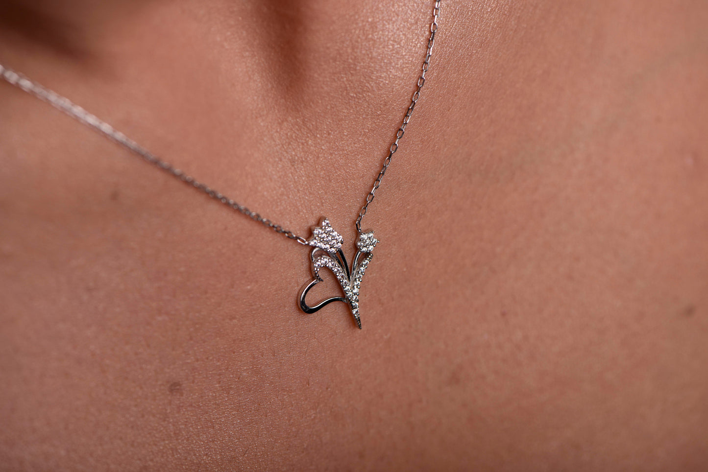 14K Solid White Gold Diamond Flower Necklace, Elegant Heart Design Flower Necklace,Birthday Gift Necklace,Christmas Gift Necklace,X-mas Gift