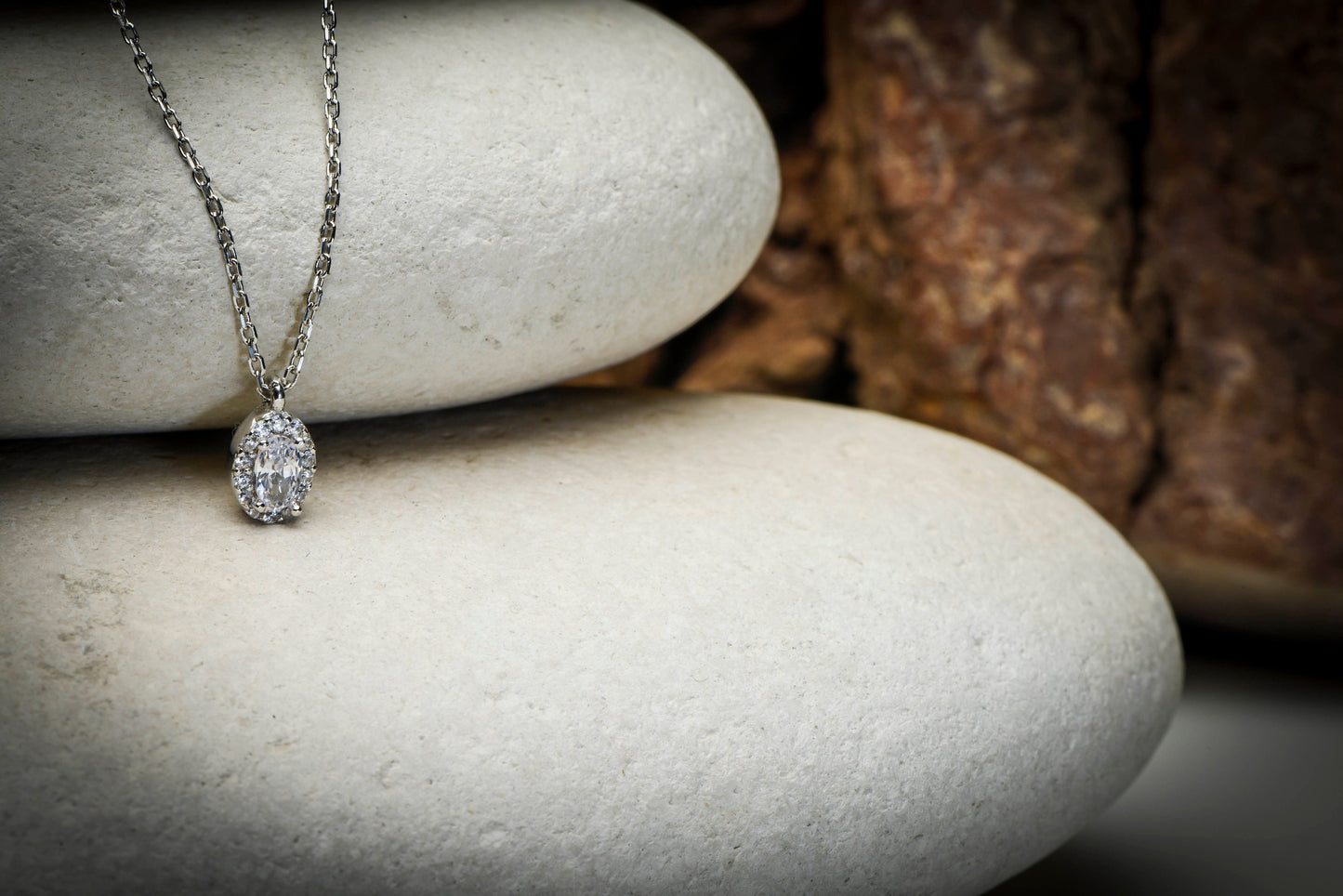 Elegant Oval Halo Pendant,Minimal Diamond Necklace,Wedding Gift Necklace,Stunning Bridal Jewelry, Gift For Mom