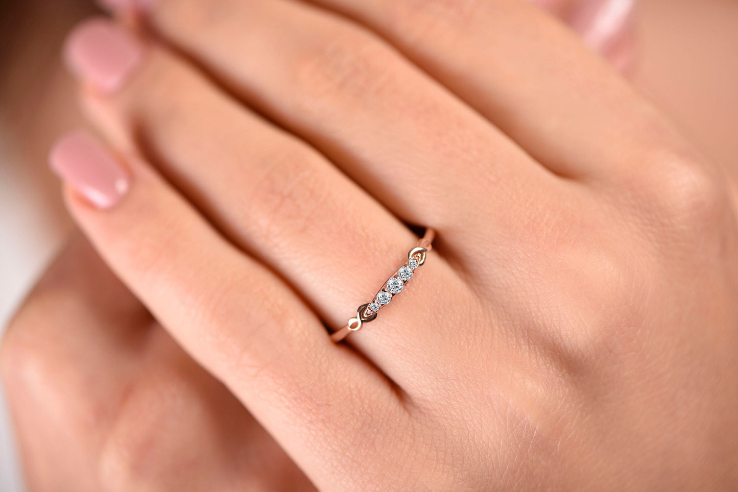 Minimal Gold Diamond Ring, 5 Stone Gold Diamond Ring, Thin Band Gold Ring, Minimal Diamond Stone Ring,Promise Gift Ring,Gift For Mom