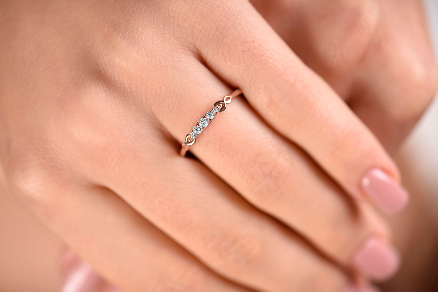 Minimal Gold Diamond Ring, 5 Stone Gold Diamond Ring, Thin Band Gold Ring, Minimal Diamond Stone Ring,Promise Gift Ring,Gift For Mom