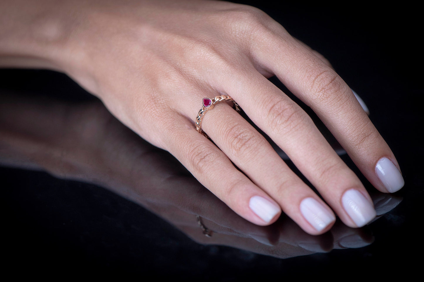 Chain Band Ruby Ring – 14K Gold Pear Cut Ruby | Statement Ring for Her | Mother’s Day Gift | Made to Order
