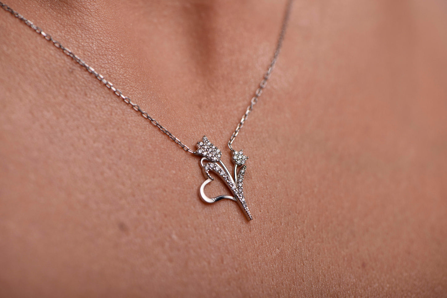 14K Solid White Gold Diamond Flower Necklace, Elegant Heart Design Flower Necklace,Birthday Gift Necklace,Christmas Gift Necklace,X-mas Gift