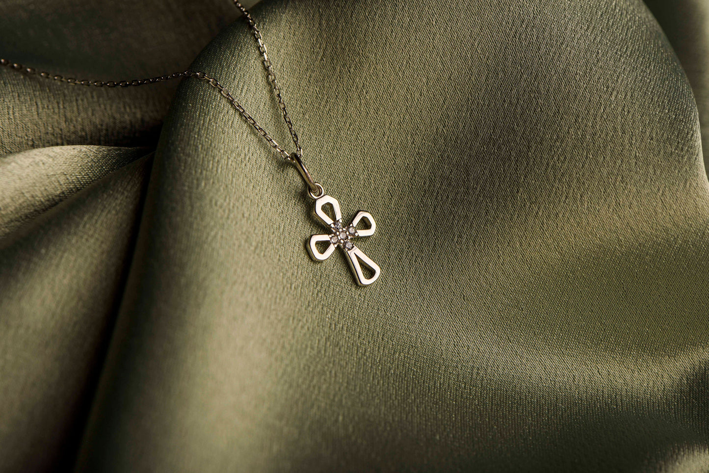 Solid Gold Diamond Cross Necklace,Exquisite 14K Solid White Gold, Symbolize Faith in Style,Birthday Gift Necklace,Christmas Gift Necklace