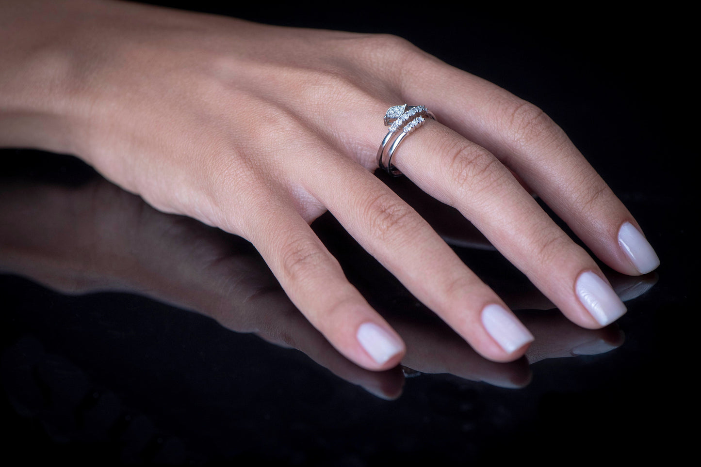 18K White Gold Diamond Spiral Ring – Minimalist Art Deco Wrap Ring for Everyday Elegance or Gift