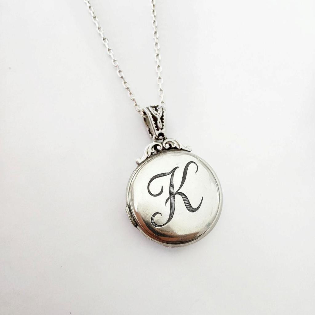 Round Locket Necklace with Engraved Floral Motif – Custom Photo Pendant in Silver or Gold, Double-Sided Memory Keepsake Gift