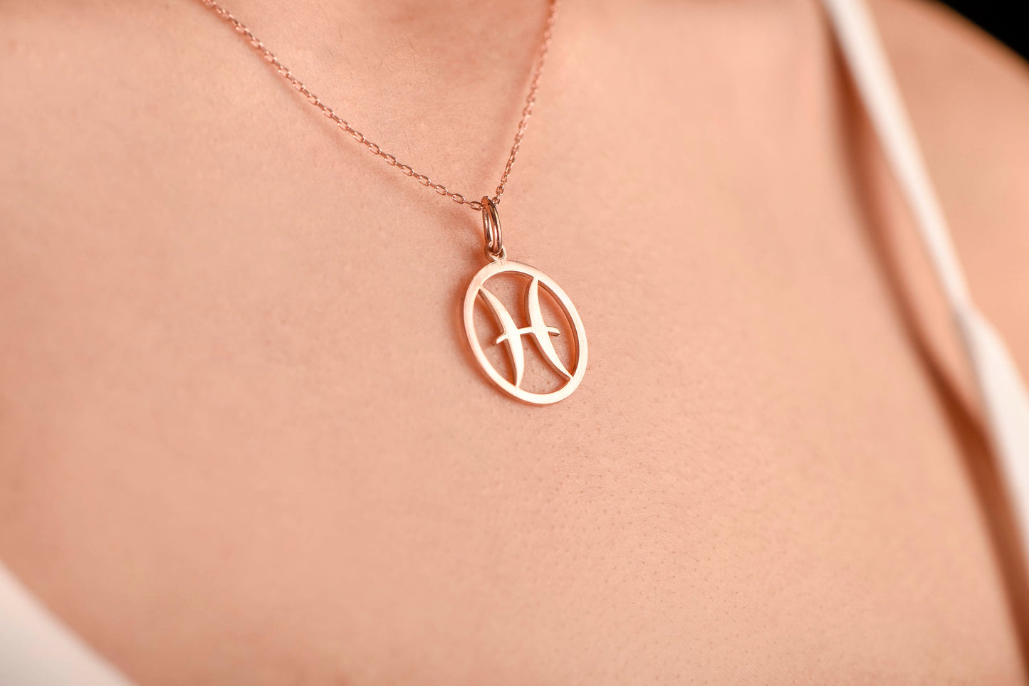 Gold Pisces Sign Necklace,Unique Zodiac Charm,Astrology Pendant for Her,Birthday Gift Necklace,Gift For Girlfriend,Birthday Gift Necklace