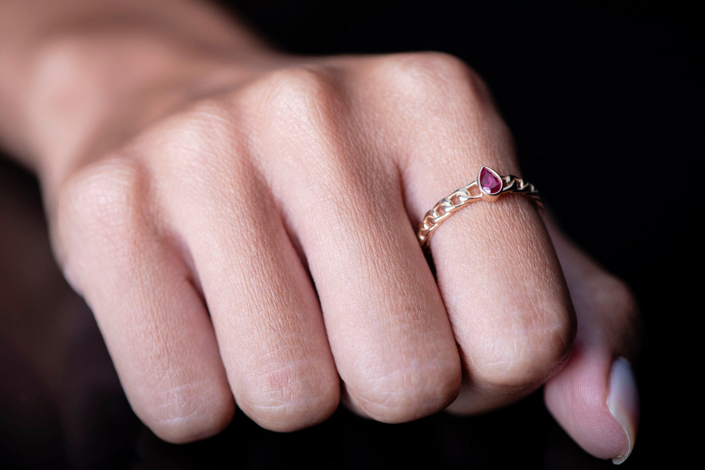 Chain Band Ruby Ring – 14K Gold Pear Cut Ruby | Statement Ring for Her | Mother’s Day Gift | Made to Order