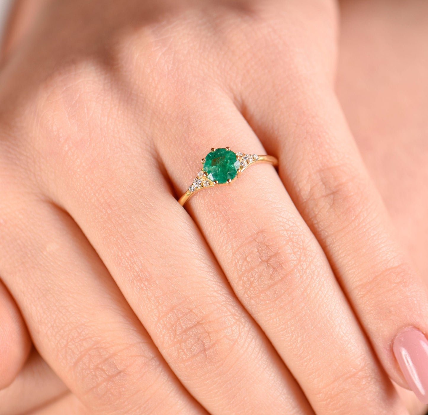 Round Emerald and Diamond Ring in 14k Gold – Classic Green Gemstone Engagement or Mother’s Day Gift