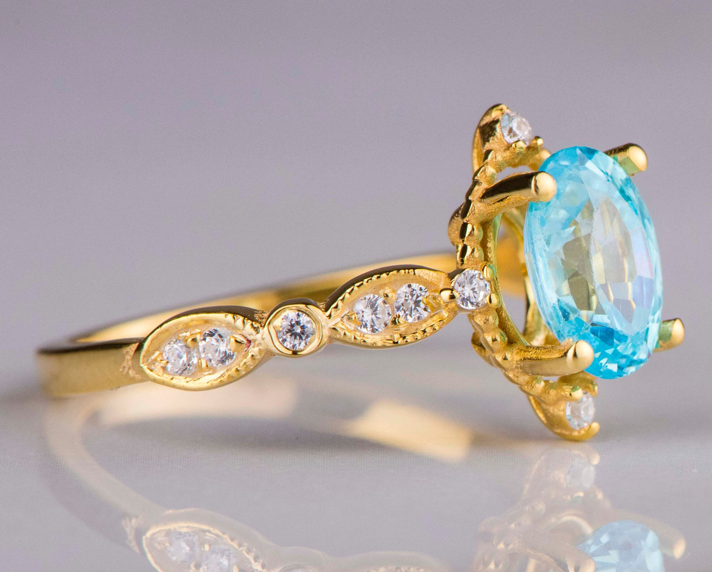 Oval Aquamarine and Diamond Ring in 14k Gold – Vintage Style Engagement or Mother’s Day Ring for Her