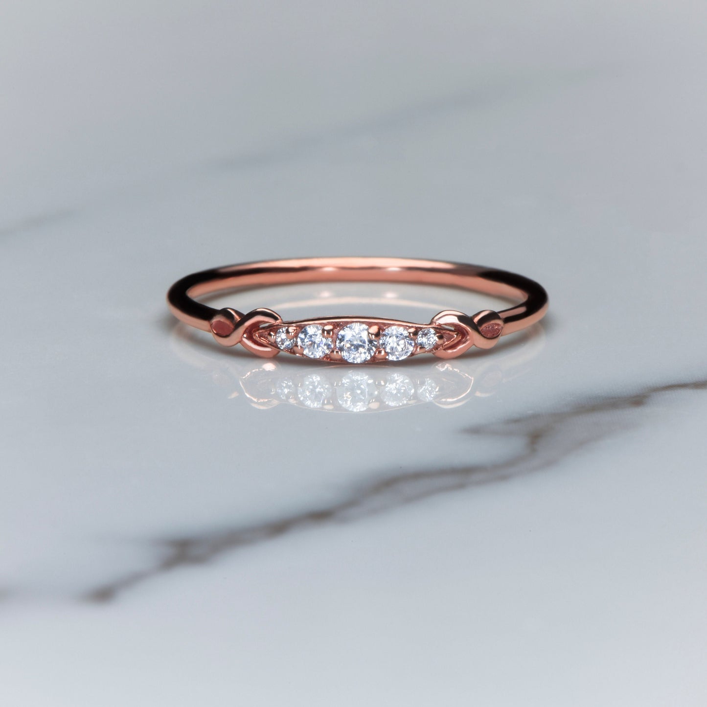 Minimal Gold Diamond Ring, 5 Stone Gold Diamond Ring, Thin Band Gold Ring, Minimal Diamond Stone Ring,Promise Gift Ring,Gift For Mom
