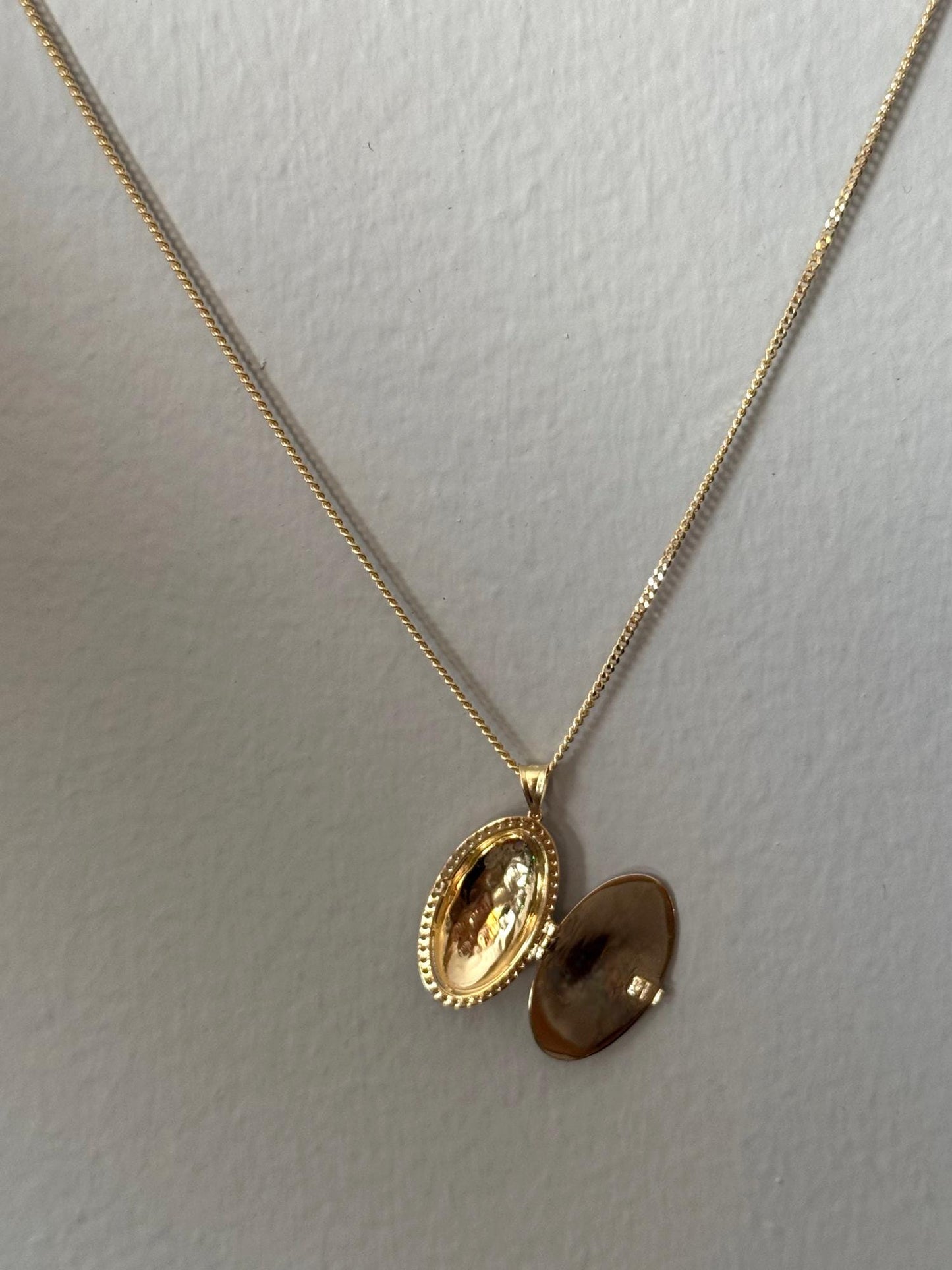14K Solid Gold Locket Necklace / Diamond Bezel Photo Locket Necklace / Handmade Embossed Locket Necklace/Mother's Day Gift/Mother's Day