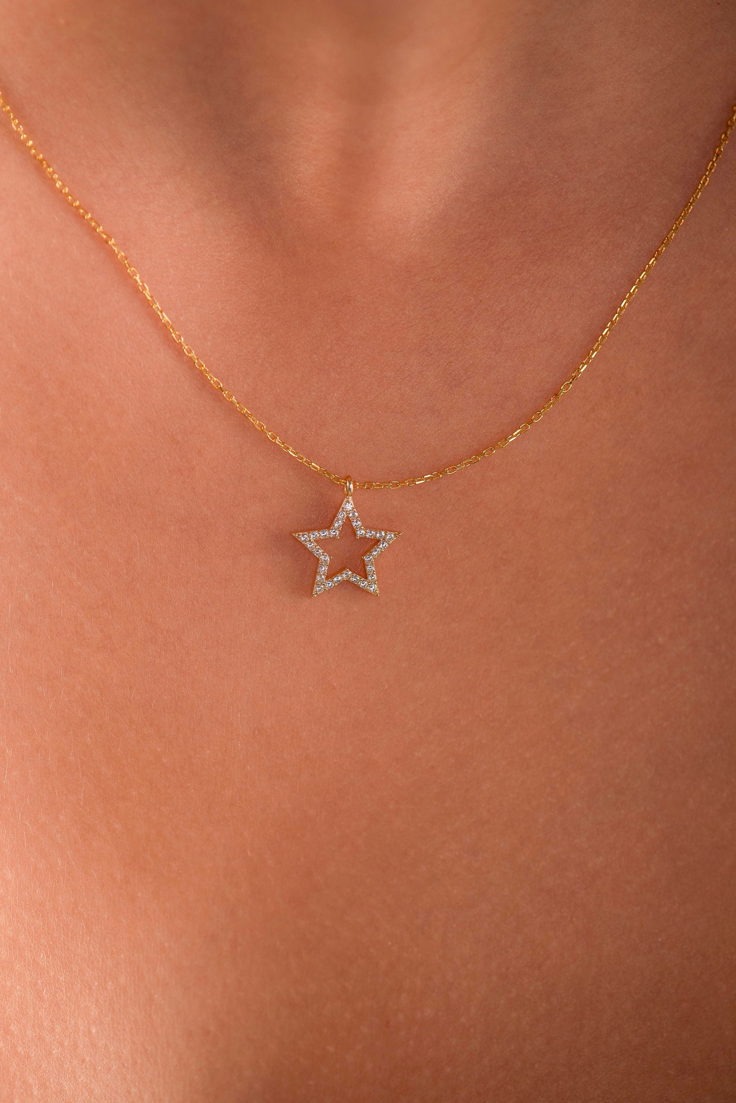 Star Necklace,Elegant Solid Gold Diamond Star Necklace,Sparkle and Shine in Style,Birthday Gift Necklace,Gift For Mom