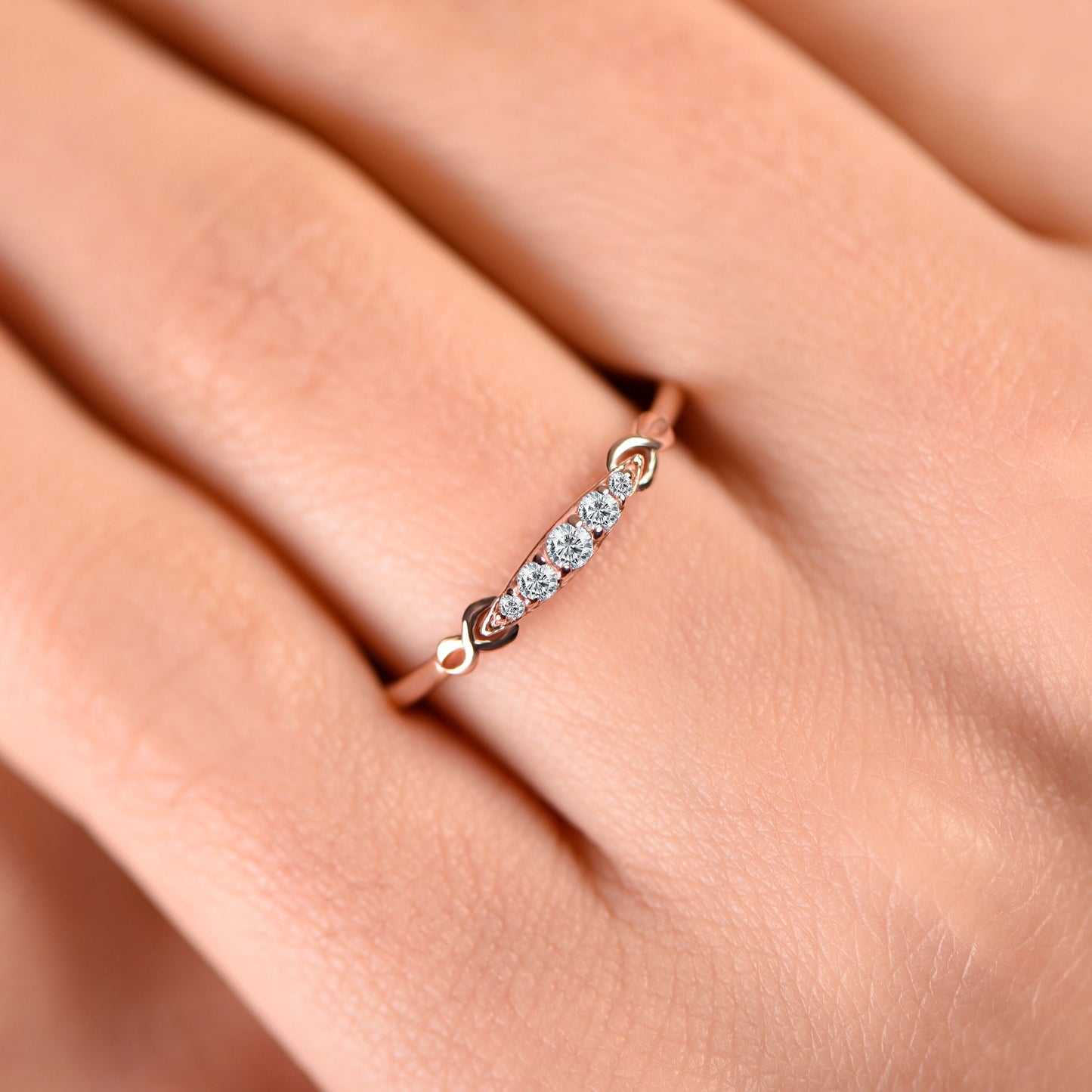 Minimal Gold Diamond Ring, 5 Stone Gold Diamond Ring, Thin Band Gold Ring, Minimal Diamond Stone Ring,Promise Gift Ring,Gift For Mom
