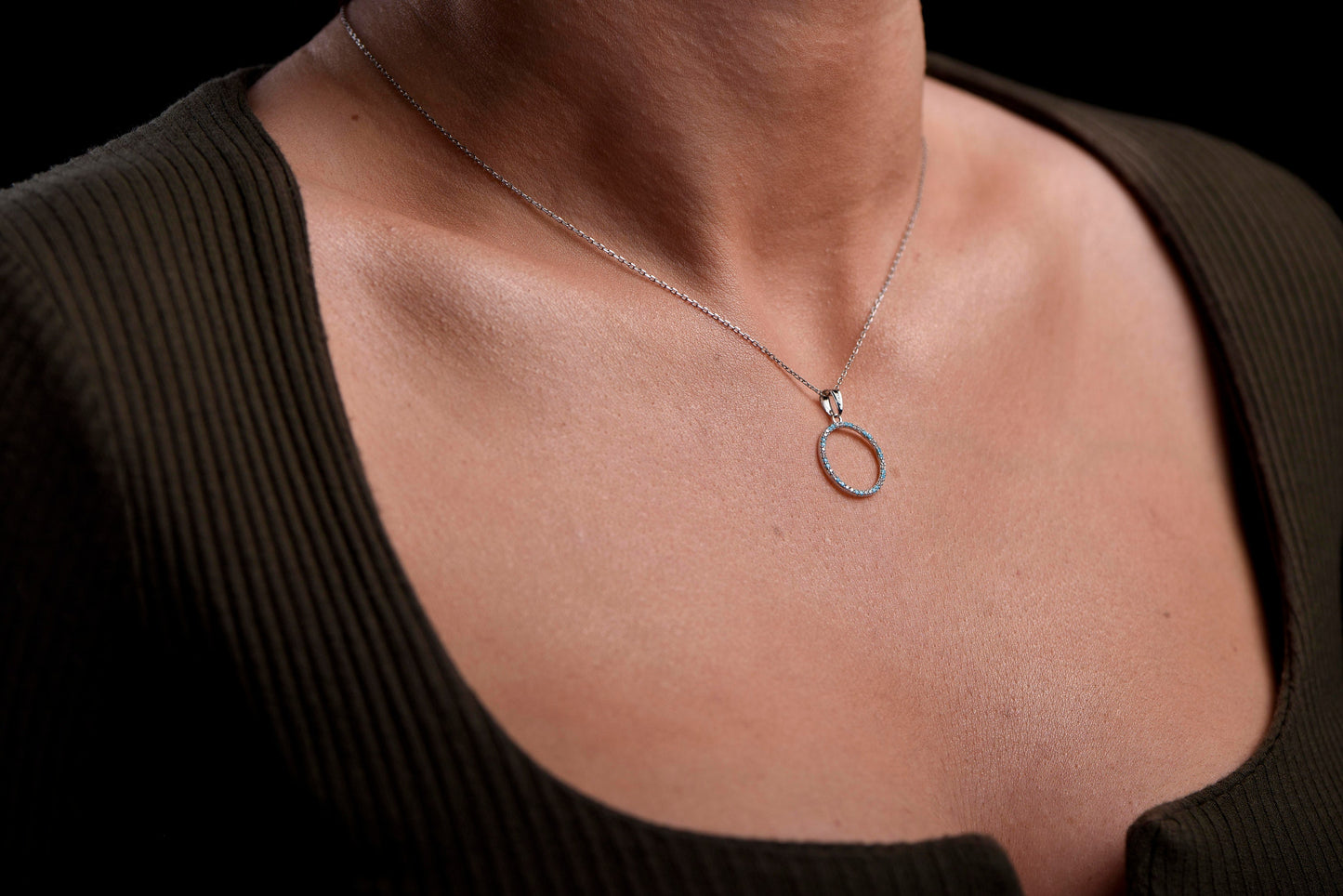 Stunning Diamond and Turquoise Circle Necklace,Modern and Versatile Jewelry,Birthday Gift Necklace,Christmas Gift Necklace,X-mas Gift Charm