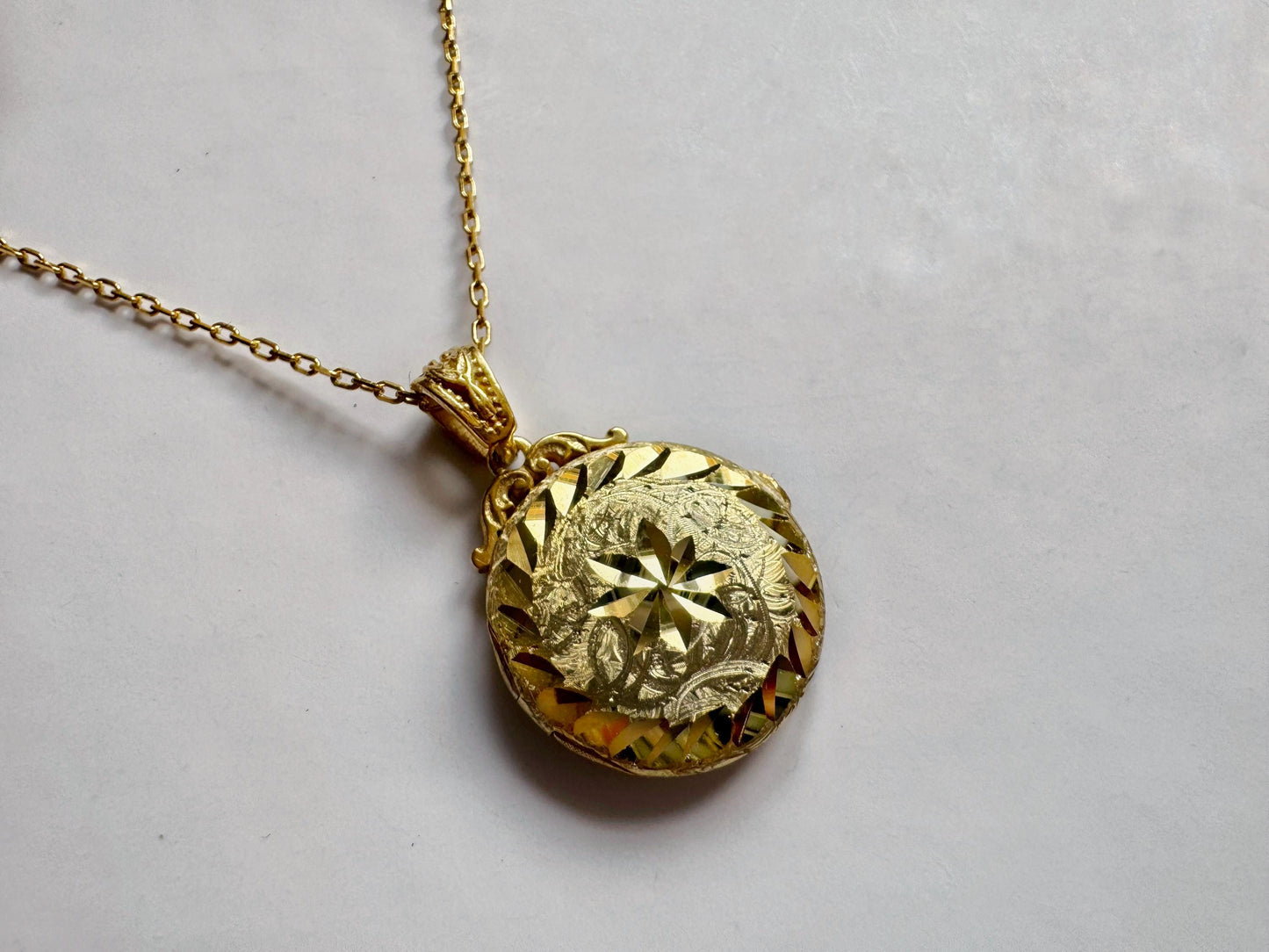 Gold Round Locket Necklace with Star • Custom Photo Pendant • Personalized Gold Locket • Engraved Memorial Gift for Her