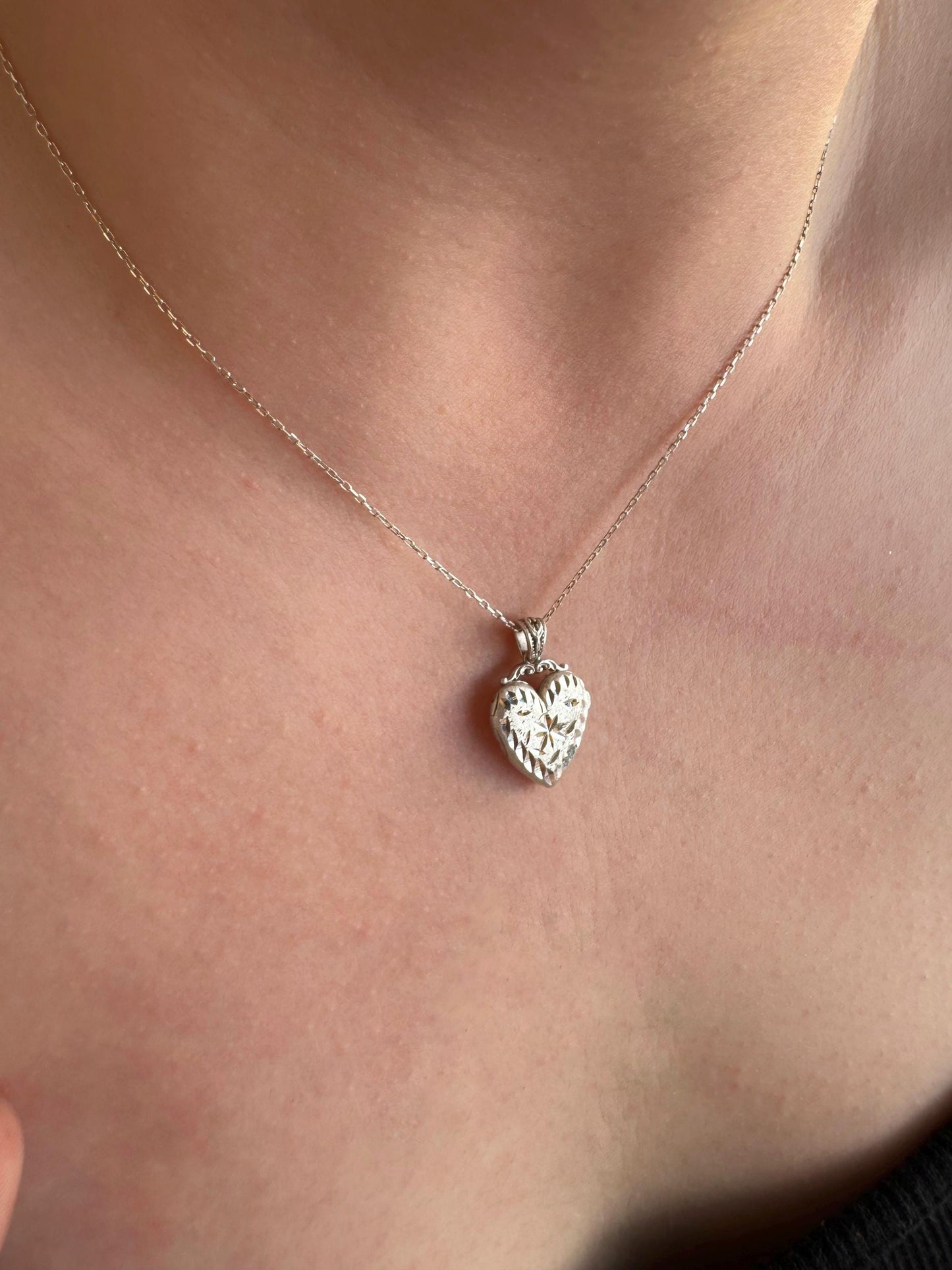 Heart Locket Necklace with Hand-Engraved Polaris and Leaf Motifs, Custom Photo and Engraving, Double-Sided Pendant in Silver or Solid Gold
