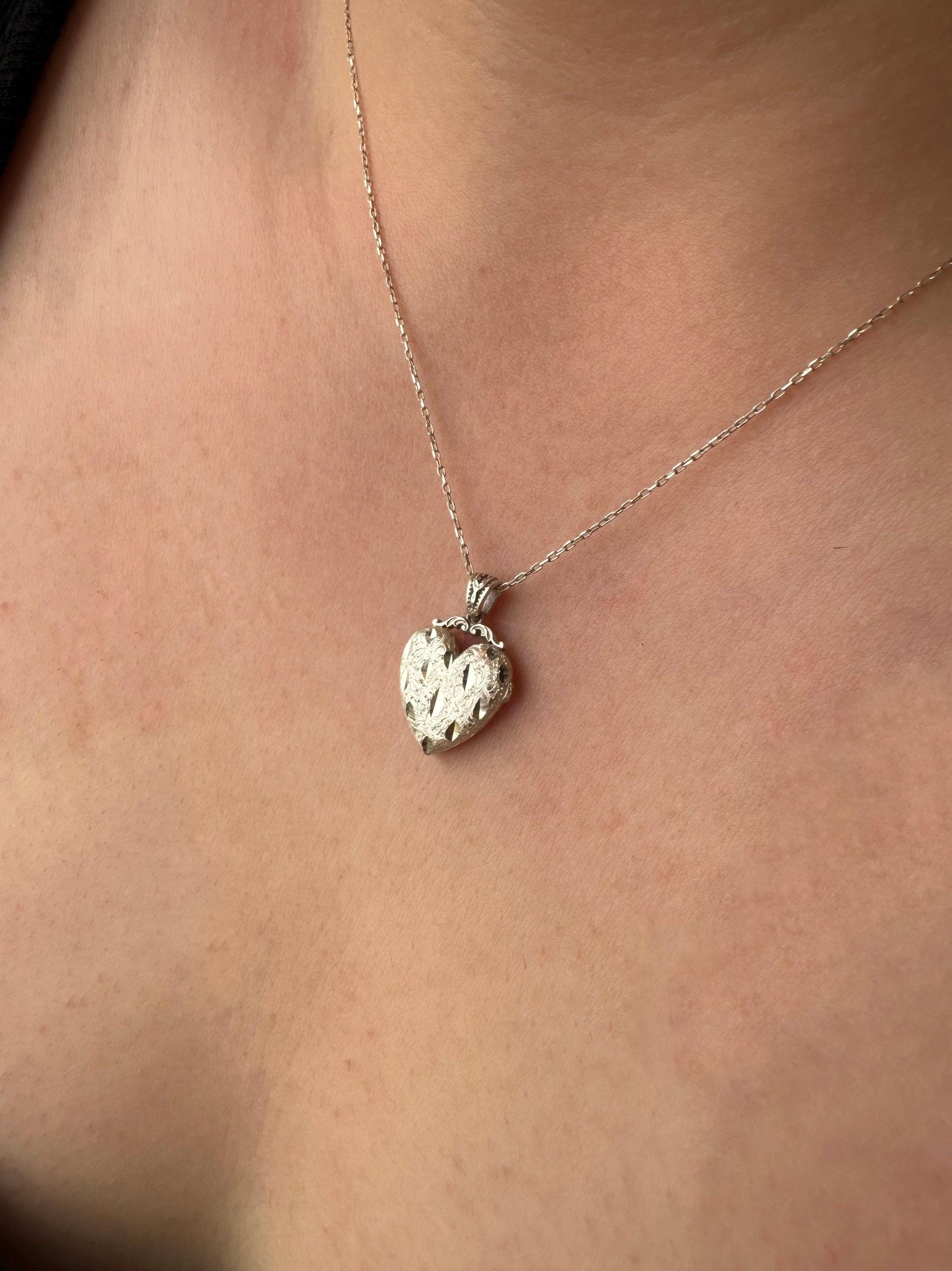 Engraved Heart Locket Necklace with Custom Photo & Text, Sterling Silver or Gold, Handcrafted Floral Etched Memorial Pendant, Gift for Her