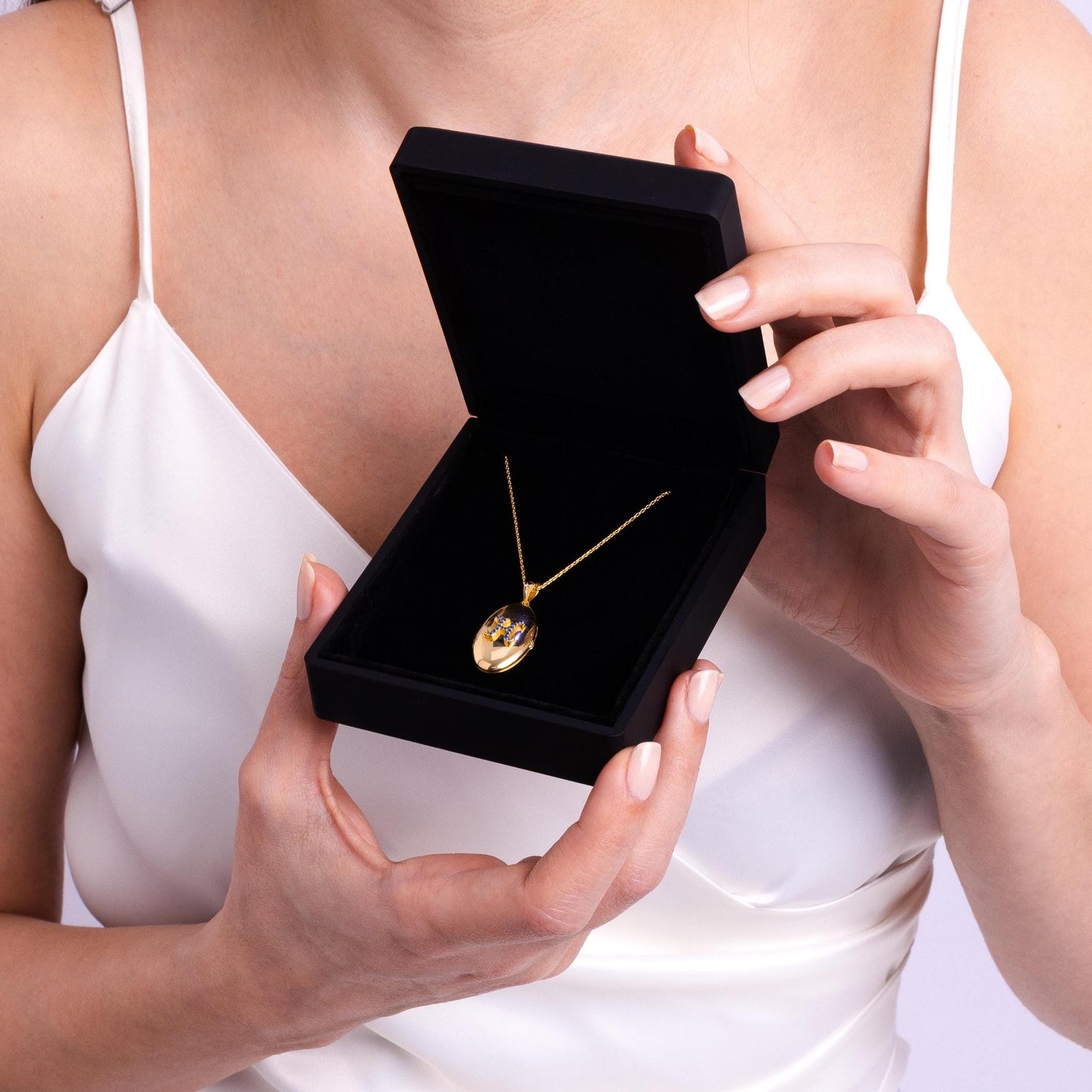 Personalized Gold Oval Photo Locket with Engraving and Pictures, Custom Memorial Necklace, Gift for Her, 925 Silver or 14k Solid Gold Option