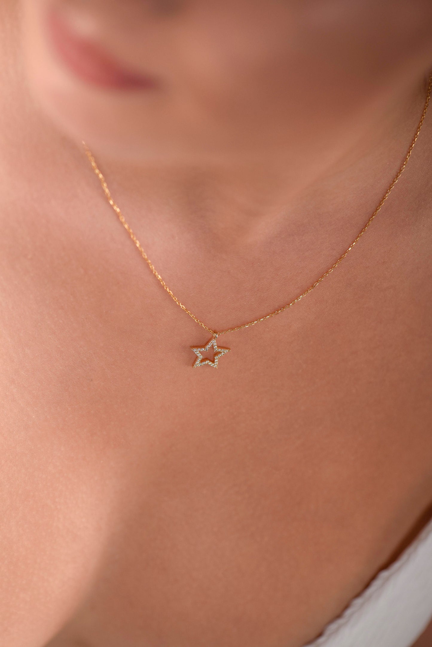 Star Necklace,Elegant Solid Gold Diamond Star Necklace,Sparkle and Shine in Style,Birthday Gift Necklace,Gift For Mom