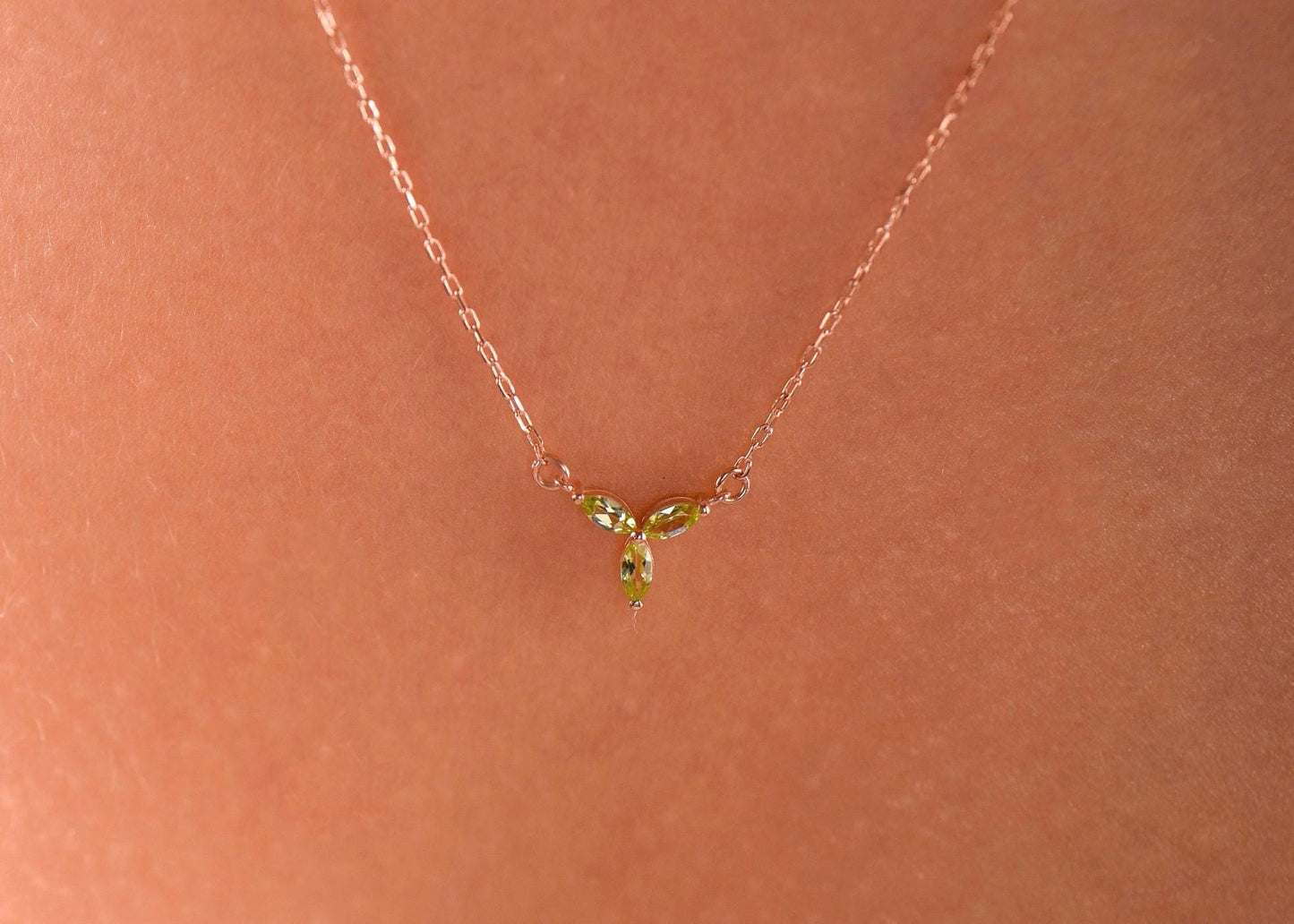 14K Gold Peridot Leaf Necklace - Dainty Green Gemstone Pendant Minimalist Gift for Her