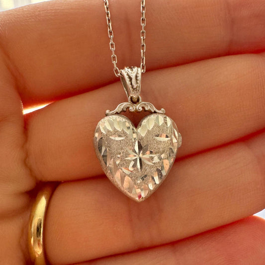 Heart Locket Necklace with Hand-Engraved Polaris and Leaf Motifs, Custom Photo and Engraving, Double-Sided Pendant in Silver or Solid Gold