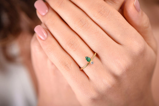 Pear Cut Emerald Ring – 14K Yellow Gold | Minimal Diamond Ring | Custom Birthstone Gift | Mother’s Day Jewelry