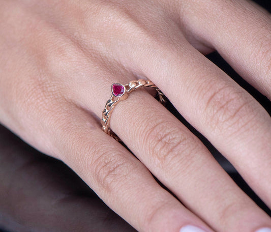 Chain Band Ruby Ring – 14K Gold Pear Cut Ruby | Statement Ring for Her | Mother’s Day Gift | Made to Order