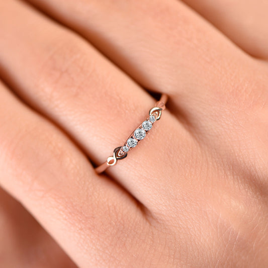 Minimal Gold Diamond Ring, 5 Stone Gold Diamond Ring, Thin Band Gold Ring, Minimal Diamond Stone Ring,Promise Gift Ring,Gift For Mom