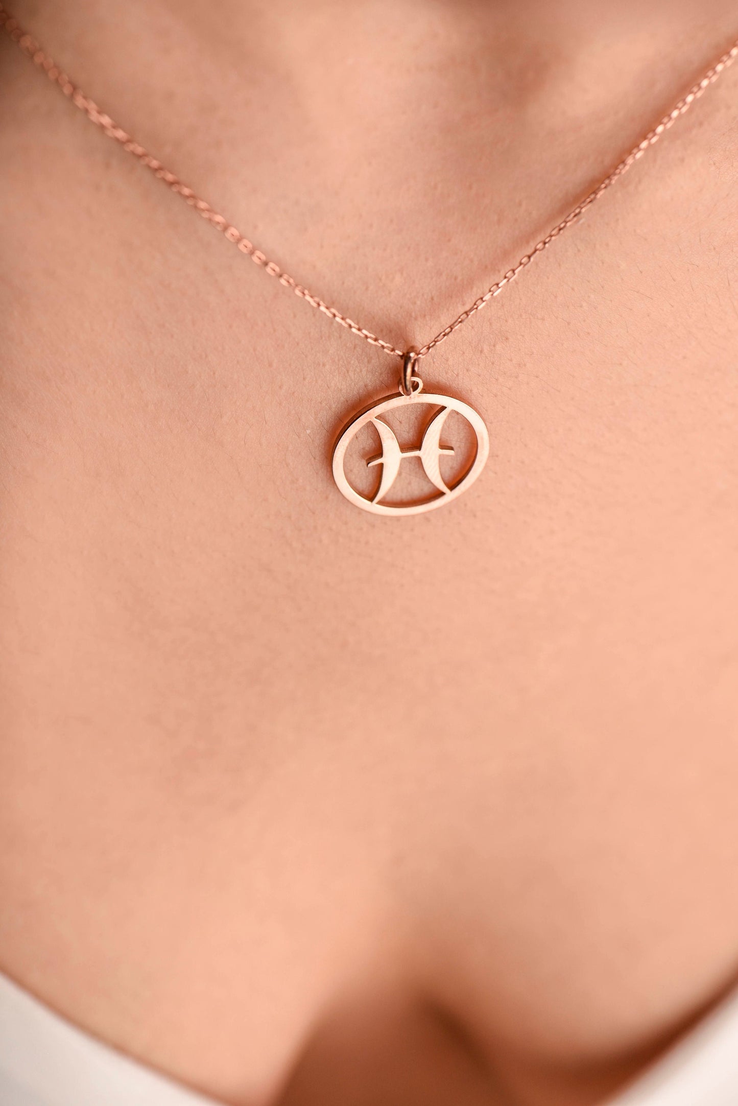 Gold Pisces Sign Necklace,Unique Zodiac Charm,Astrology Pendant for Her,Birthday Gift Necklace,Gift For Girlfriend,Birthday Gift Necklace
