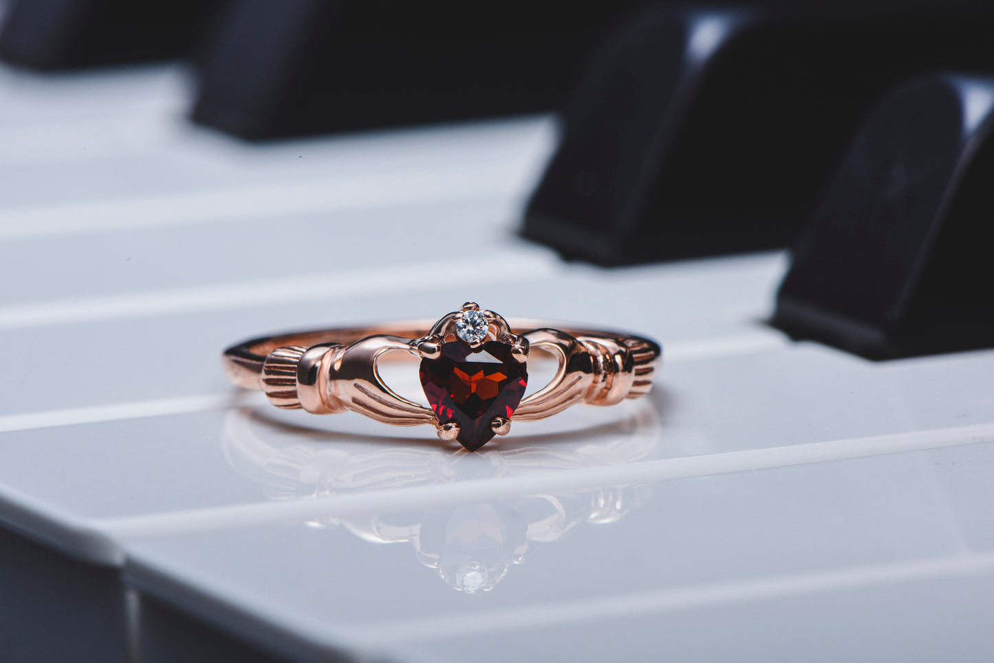 Garnet Stone Heart Ring, Design Gold and Garnet Stone Ring, 14k Rose Gold Ring with Garnet Stone,Mother's Day Gift
