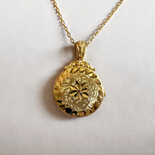 Gold Round Locket Necklace with Star • Custom Photo Pendant • Personalized Gold Locket • Engraved Memorial Gift for Her